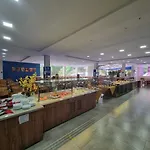 Golden Dolphin Grand Hotel Via Germano